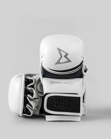 mma-handschuhe-sparring-weiss-batalo-vorne_6030590c-7ca1-4d90-b2a0-25d662d1f07c